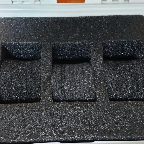 Invicta Jason Taylor Limited Edition Tower Of Strength WhiteGray 3 Slot Case - Picture 9 of 10